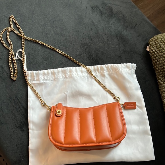 Coach Handbags - Coach swinger 20 with quilting.